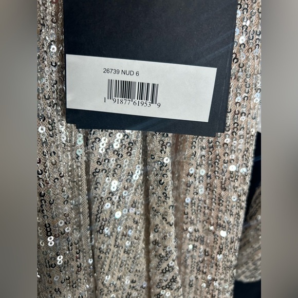 Mac Duggal 26739 NWT SEQUINED CRISS CROSS LONG SLEEVE GOWN - Picture 8 of 9